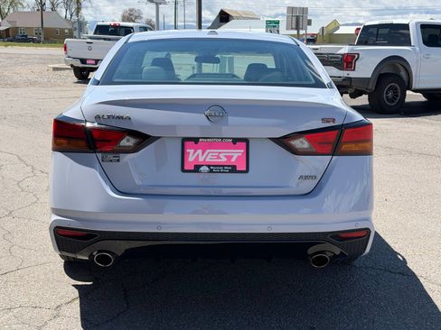 Used 2025 Nissan Altima 2.5 SR AWD/4WD image 8