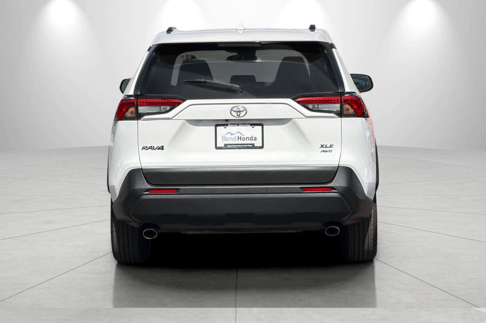 Used 2025 Toyota RAV4 XLE AWD/4WD image 7