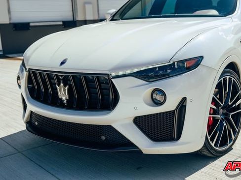 Used 2019 Maserati Levante Trofeo AWD/4WD image 23