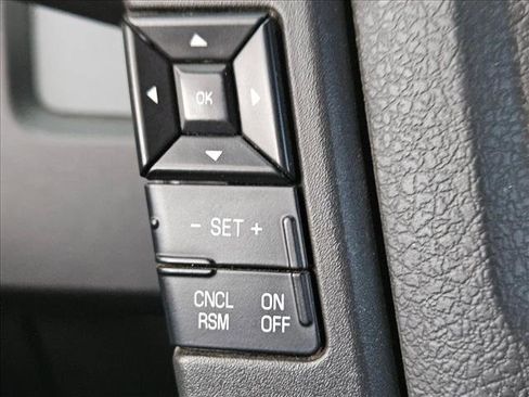 Used 2012 Ford F150 XLT w/ XLT Chrome Pkg image 13