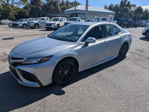 Used 2024 Toyota Camry XSE FWD image 8