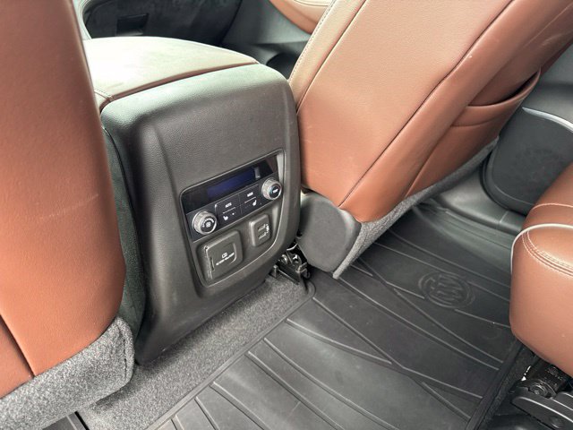 Used 2018 Buick Enclave Avenir w/ Avenir Technology Package AWD/4WD image 17