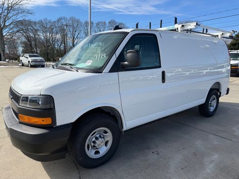 New 2025 Chevrolet Express 2500 w/ Driver Convenience Package image 25