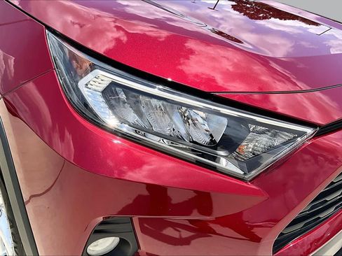 Used 2019 Toyota RAV4 XLE w/ Convenience Package FWD image 27