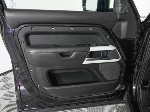 Used 2020 Land Rover Defender 110 HSE image 15