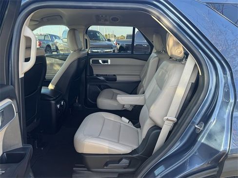 Used 2020 Ford Explorer XLT w/ Equipment Group 202A image 21
