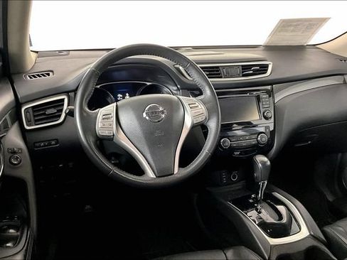 Used 2016 Nissan Rogue SL w/ SL Premium Package FWD image 2
