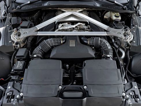 Used 2023 Aston Martin V8 Vantage Roadster image 26