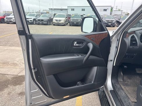 Used 2020 Nissan Armada SL AWD/4WD image 11