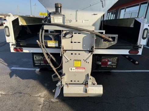 Used 2014 Ford F550 4x4 Regular Cab Super Duty image 25