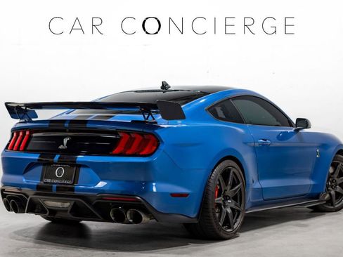 Used 2021 Ford Mustang Shelby GT500 w/ Carbon Fiber Track Pack RWD image 5