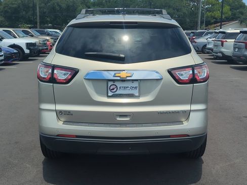 Used 2015 Chevrolet Traverse LT w/ Style and Technology Package FWD image 6