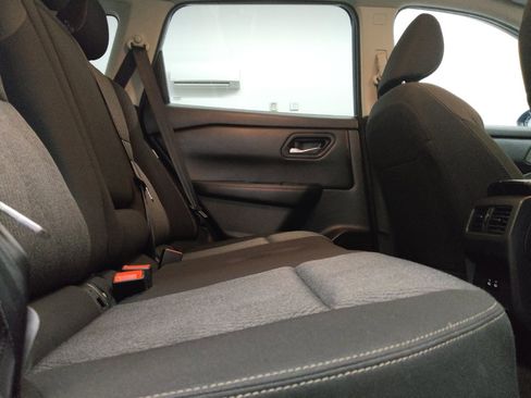 Used 2024 Nissan Rogue SV AWD/4WD image 19