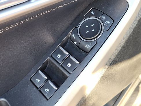 Used 2021 Ford Explorer Limited w/ Equipment Group 301A image 31