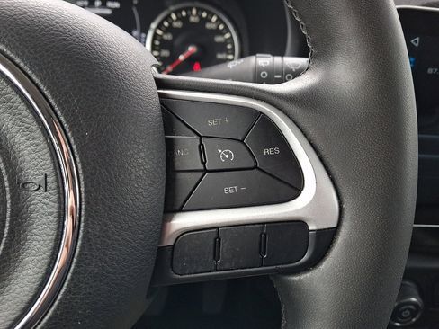 Used 2020 Jeep Renegade Latitude image 21