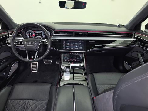 Used 2022 Audi S8 w/ S8 Comfort Plus Package AWD/4WD image 28