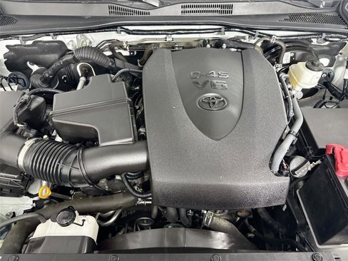 Certified 2023 Toyota Tacoma SR5 w/ Technology Package image 38
