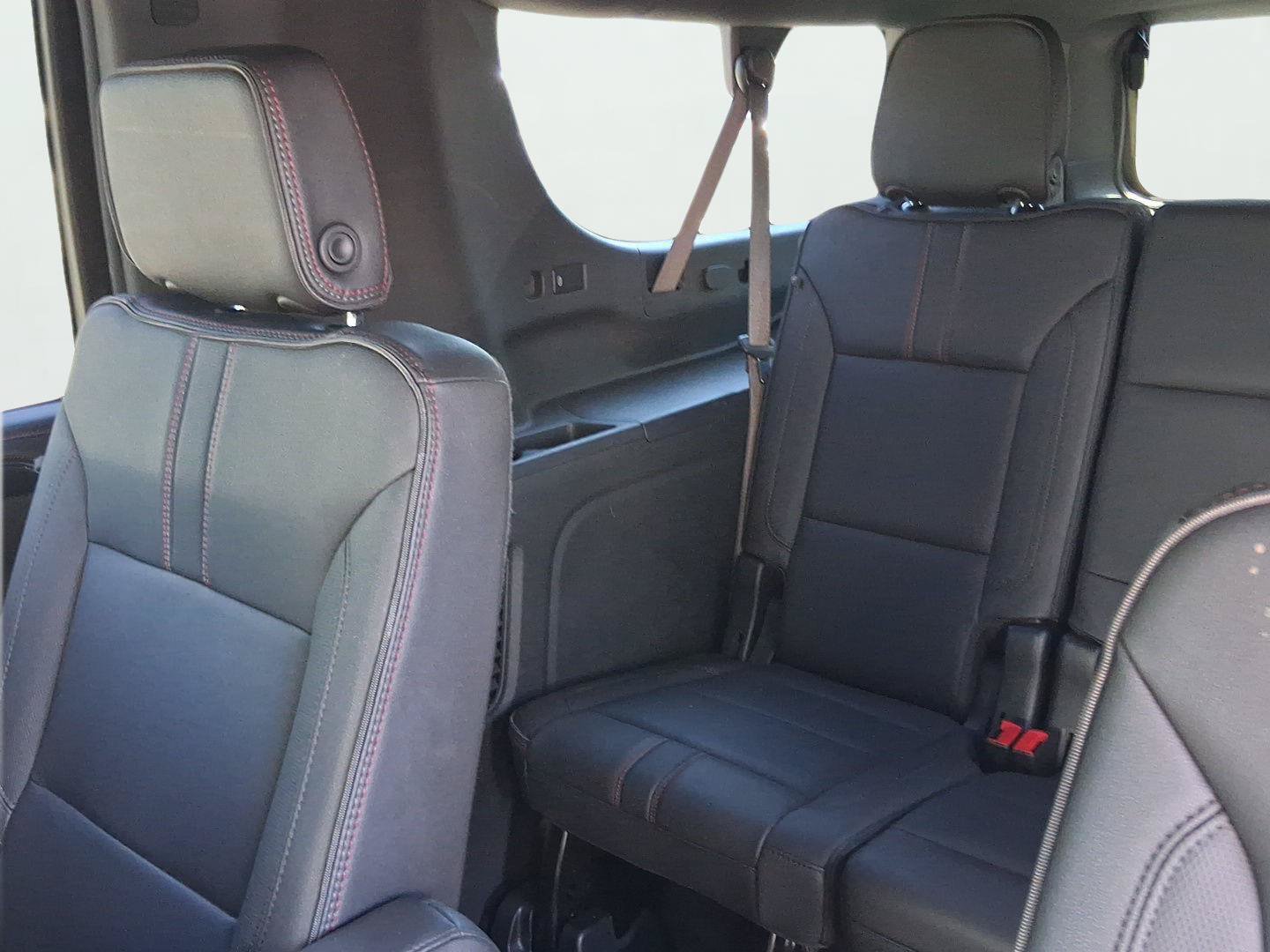 Used 2024 Chevrolet Suburban RST w/ Sport Performance Package AWD/4WD image 22