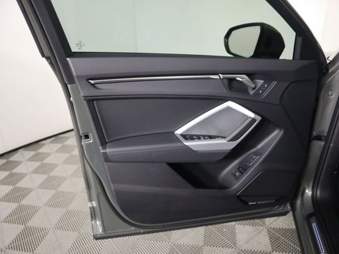 New 2025 Audi Q3 2.0T Premium image 25