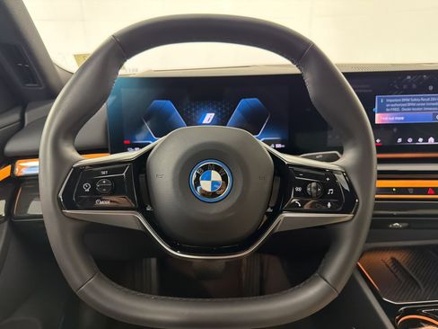 Used 2024 BMW i5 eDrive40i w/ Executive Package RWD image 11