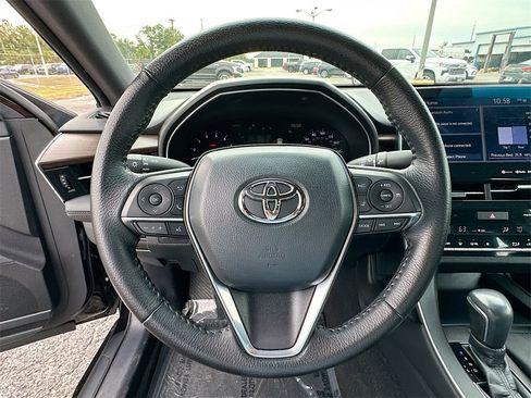 Used 2020 Toyota Avalon XLE image 11