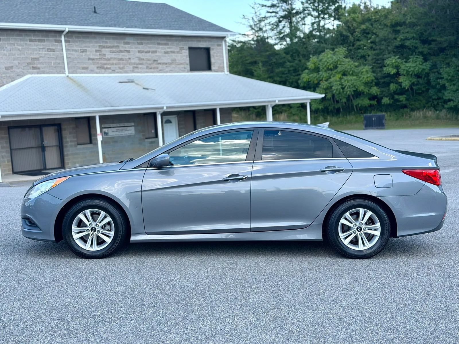 Used 2014 Hyundai Sonata GLS w/ Popular Equipment Group 2 FWD image 2