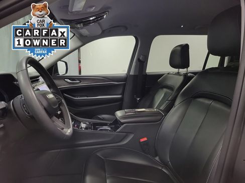 Used 2023 Jeep Grand Cherokee L Limited AWD/4WD image 15