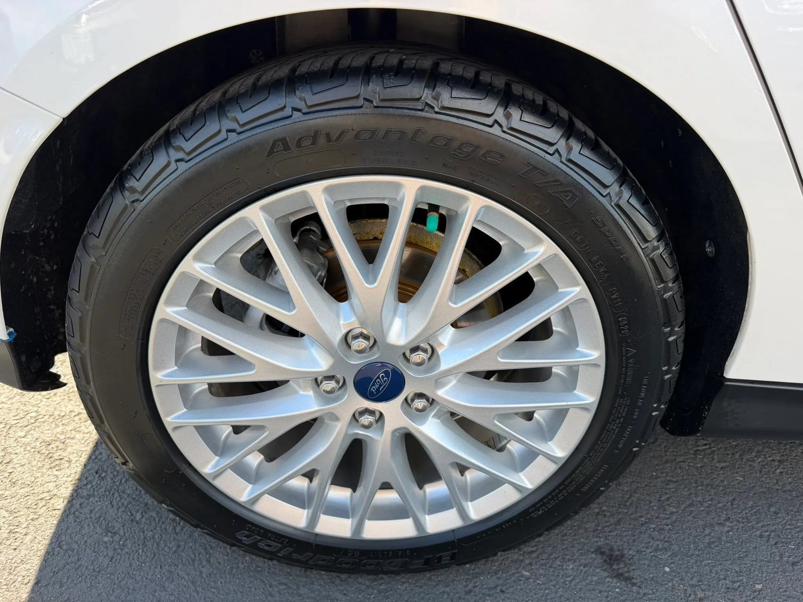 Used 2014 Ford Focus Titanium FWD image 29