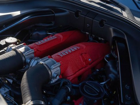 Certified 2022 Ferrari Portofino M image 24