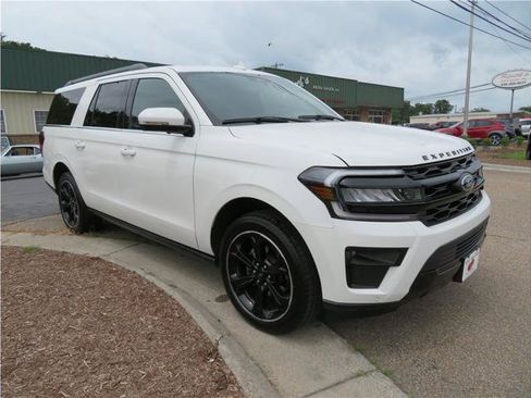 Used 2024 Ford Expedition Max Limited AWD/4WD image 17