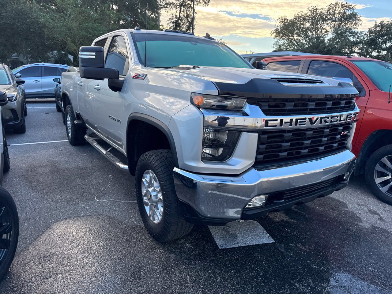 Used 2022 Chevrolet Silverado 2500 LT w/ Convenience Package AWD/4WD image 4