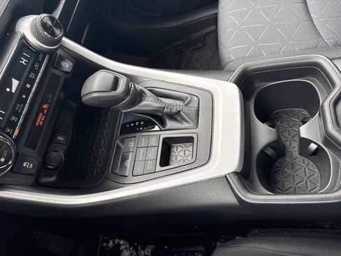 Used 2020 Toyota RAV4 XLE image 19