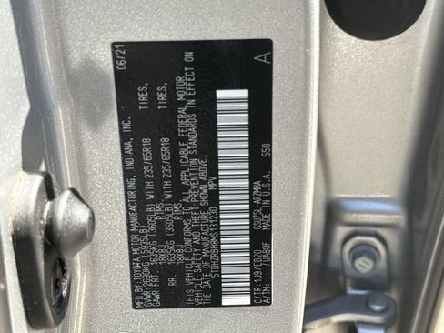 Used 2021 Toyota Highlander XLE AWD/4WD image 27