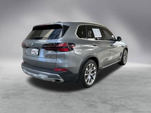 Used 2024 BMW X5 xDrive40i AWD/4WD image 3