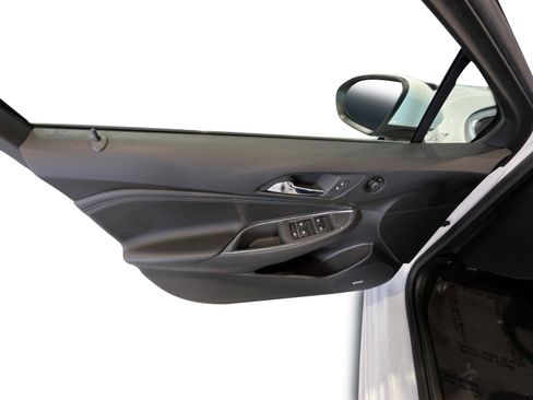 Used 2017 Chevrolet Cruze Premier image 21