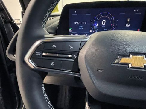 Used 2025 Chevrolet Traverse LT image 38