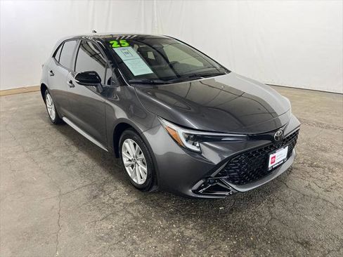 Certified 2025 Toyota Corolla SE w/ SE Package image 1