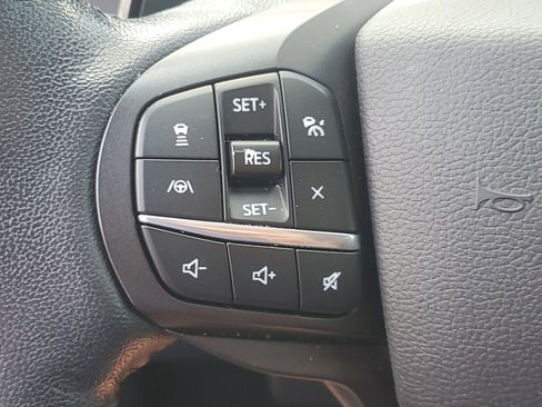 Used 2020 Ford Explorer XLT w/ Equipment Group 202A AWD/4WD image 24