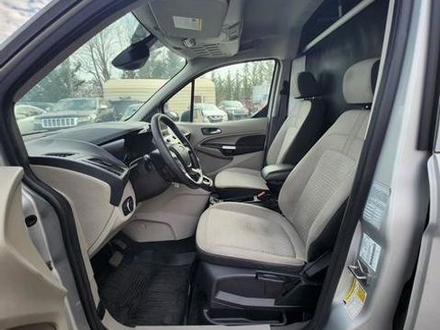 Used 2019 Ford Transit Connect XLT image 10