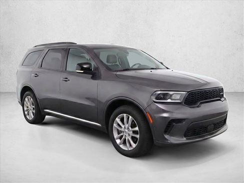Used 2024 Dodge Durango GT RWD image 3