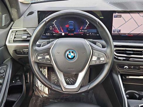 Used 2023 BMW 330e image 23