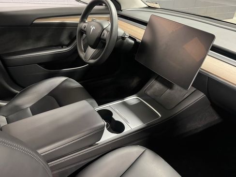 Used 2023 Tesla Model 3 Standard Range image 8
