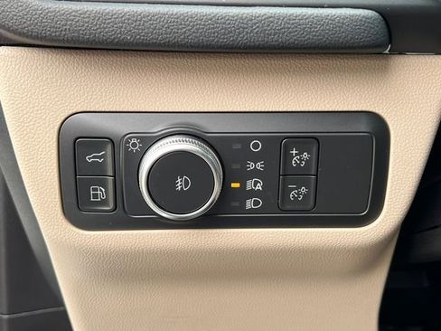 Certified 2022 Ford Escape Titanium FWD image 19