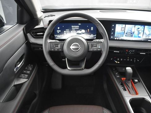 New 2026 Nissan Kicks SR w/ SR Premium Package AWD/4WD image 13