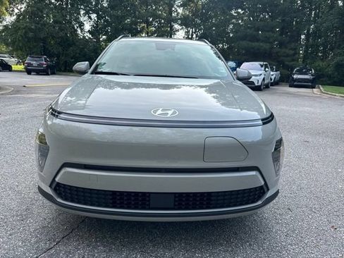 Used 2025 Hyundai Kona SEL FWD image 9