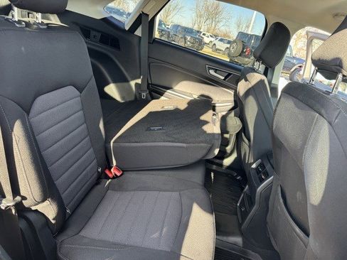 Used 2021 Ford Edge SE image 29