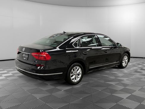 Used 2016 Volkswagen Passat 1.8T S image 5