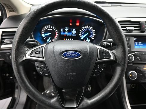 Certified 2017 Ford Fusion SE image 12