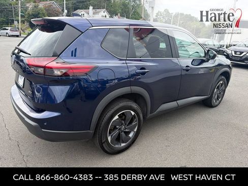 Certified 2025 Nissan Rogue SV AWD/4WD image 5