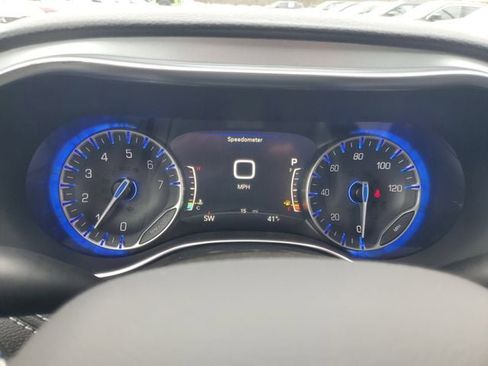 New 2026 Chrysler Pacifica Limited image 23